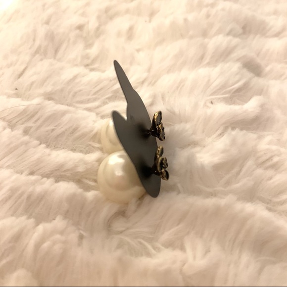 3 for 10 EARRINGS - oversized drop pearl e… - Picture 4 of 4